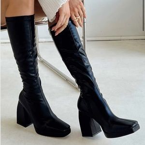 ZAYAS KNEE HIGH BOOTS BLACK - PRINCESS POLLY